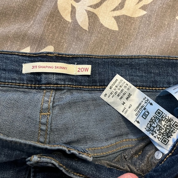Levi Strauss 311 Shaping Skinny Plus - Picture 10 of 10